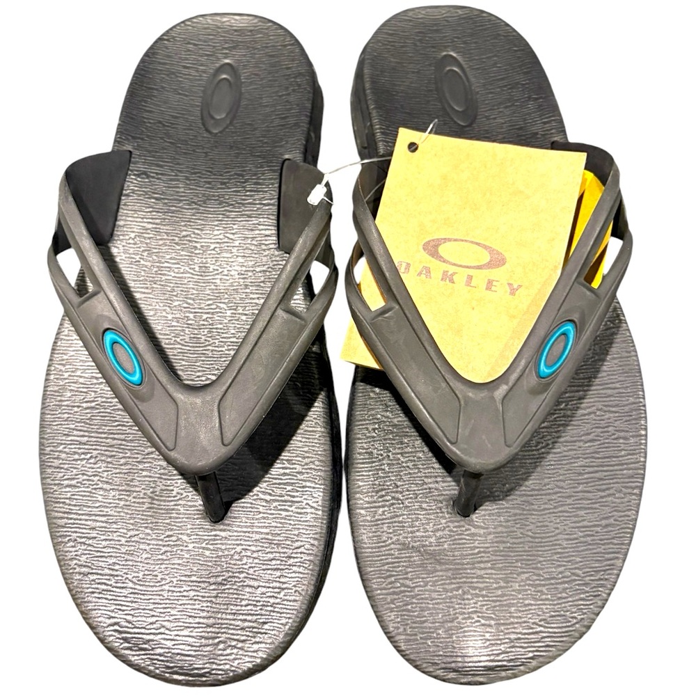 Oakley slippers size 7